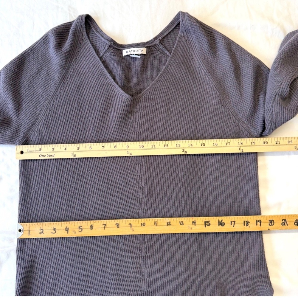 Athleta Hanover Merino Wool Sweater V-Neck Ribbed Lavender Gray Quiet Luxury M - Picture 8 of 13